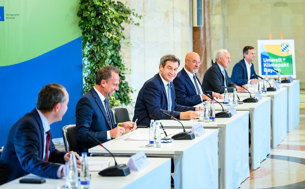 Unterzeichnung des neuen Umwelt und Klimapaktes Bayerische Staatskanzlei